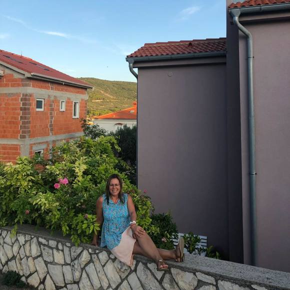 Meet your Posher, Bruna - Picture 1 of 1